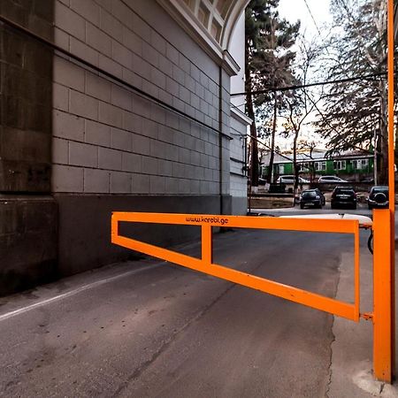 Modern Apartment In Old ティビリシ エクステリア 写真