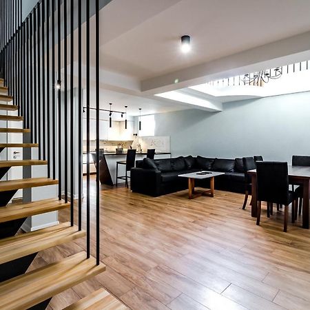 Modern Apartment In Old ティビリシ エクステリア 写真