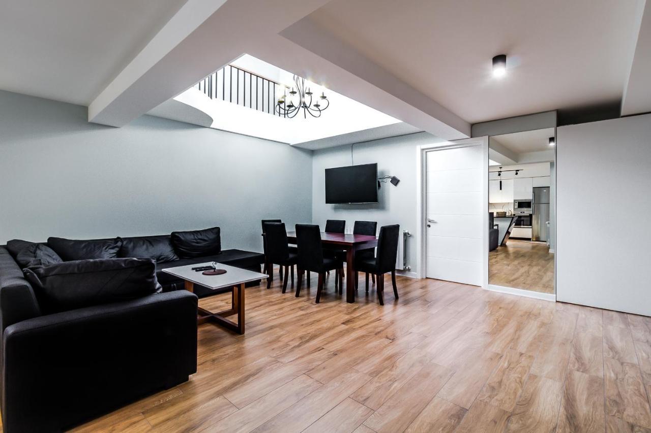 Modern Apartment In Old ティビリシ エクステリア 写真