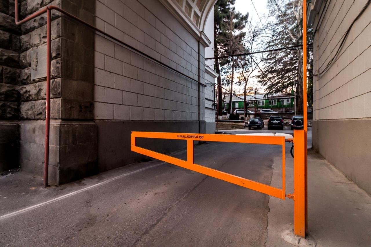 Modern Apartment In Old ティビリシ エクステリア 写真