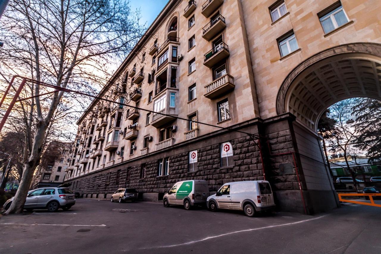 Modern Apartment In Old ティビリシ エクステリア 写真