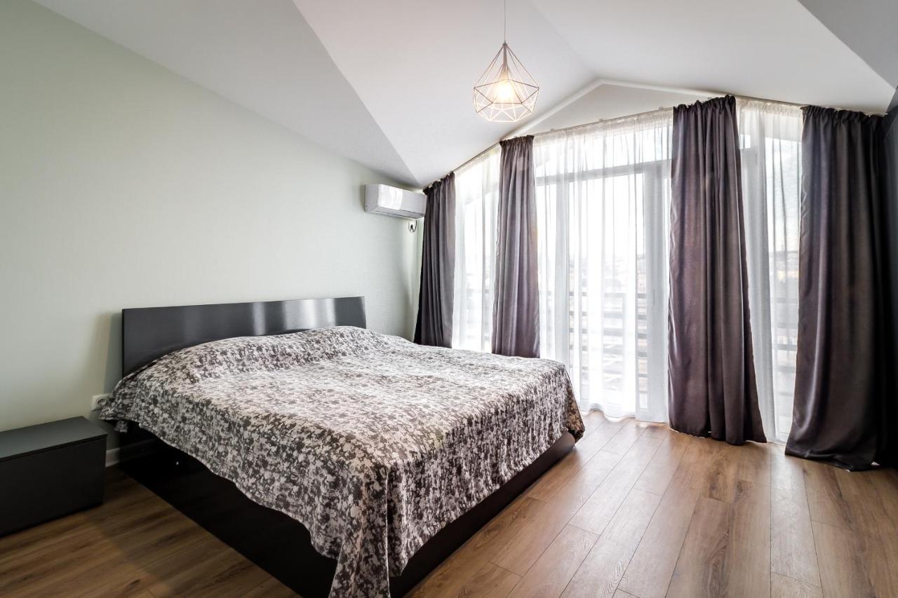 Modern Apartment In Old ティビリシ エクステリア 写真