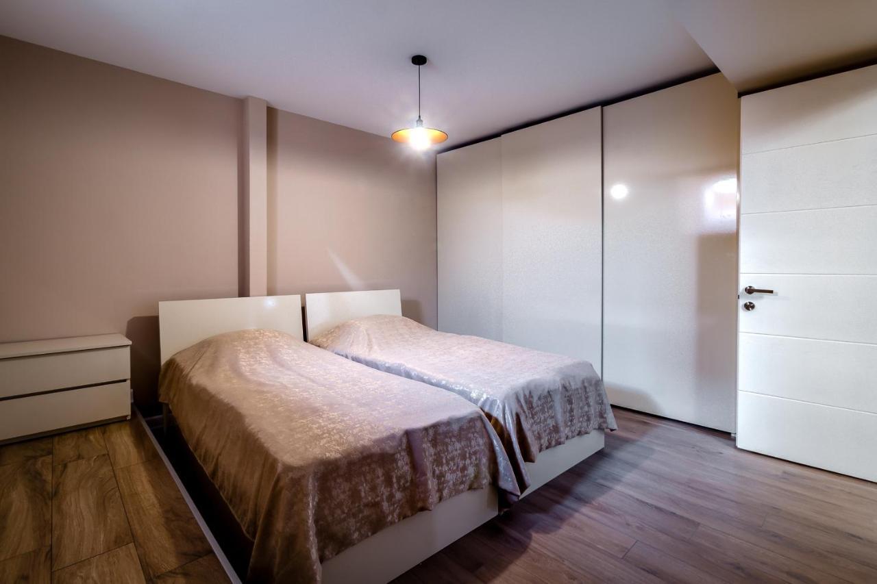 Modern Apartment In Old ティビリシ エクステリア 写真